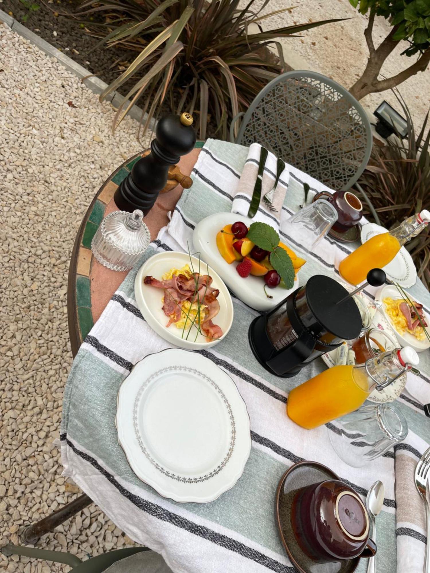 L'Intemporel سا سيرْ سور مير المظهر الخارجي الصورة
